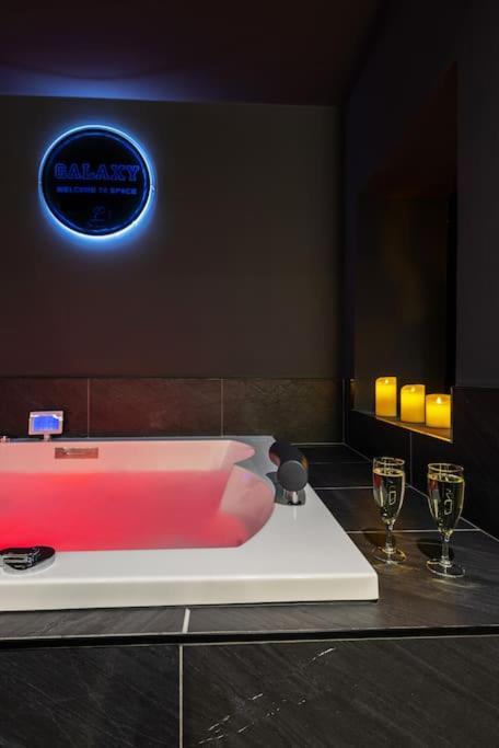 Ferienwohnung Galaxy La Tete Dans Les Etoiles Riom Exterior foto